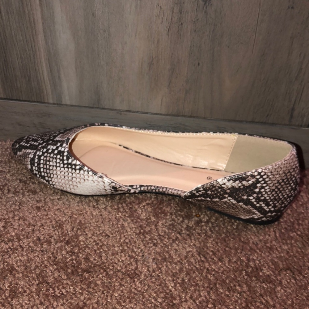 flats - Picture 2 of 3